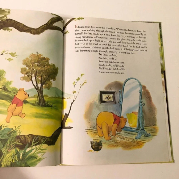 Vintage 1976 Walt Disneys Winnie The Pooh A Tight Squeeze  Golden Book - Picture 9 of 14